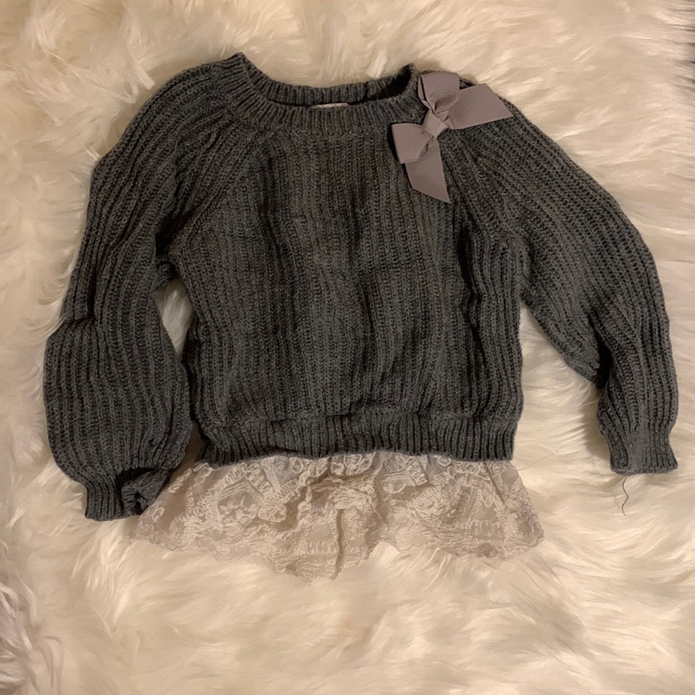 Ruum. Lace/gray sweater. 18M.